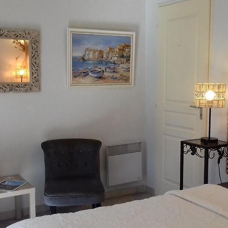 Les Chardons Bleus Bed & Breakfast Lorgues Bagian luar foto