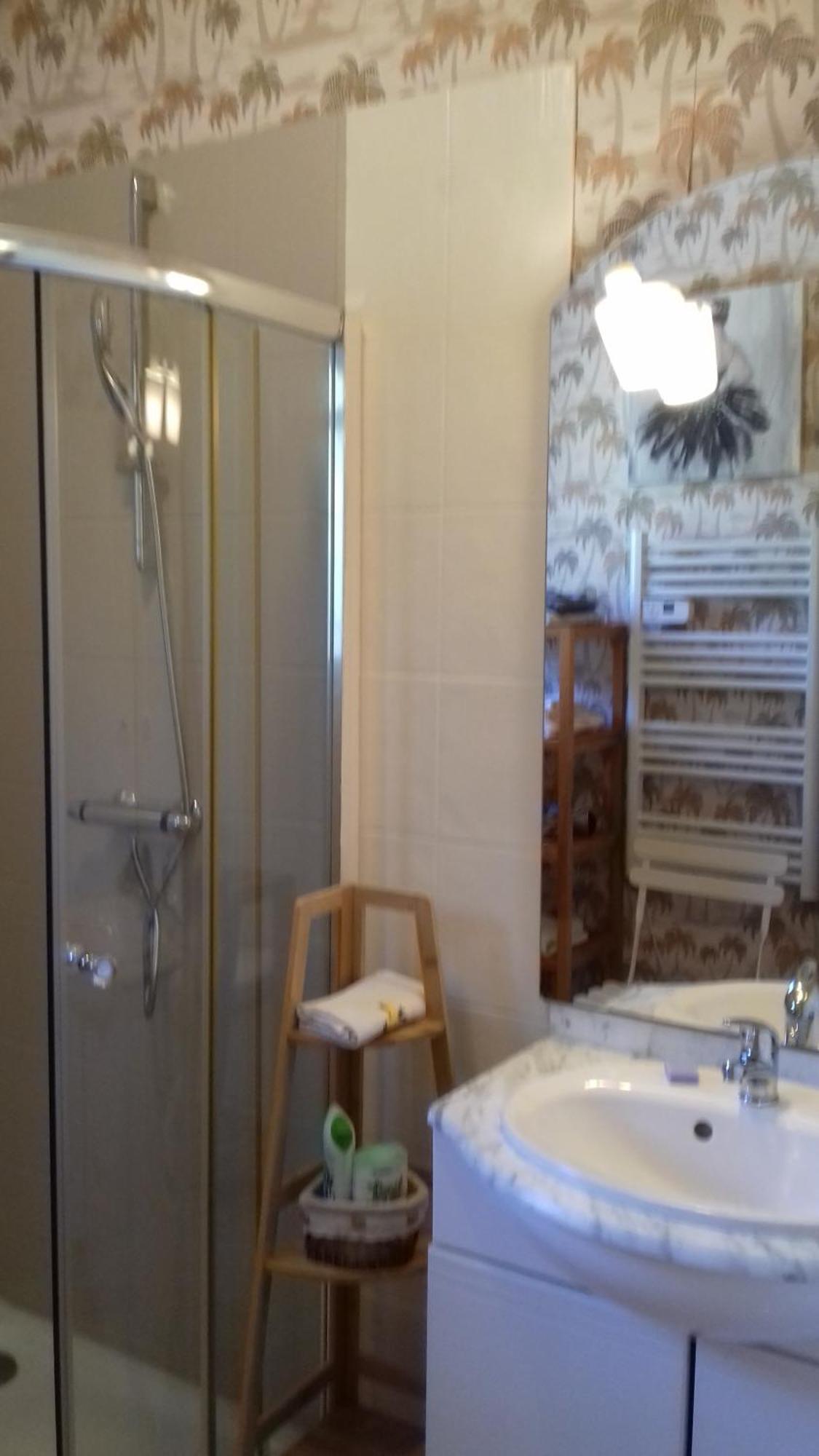 Les Chardons Bleus Bed & Breakfast Lorgues Bagian luar foto