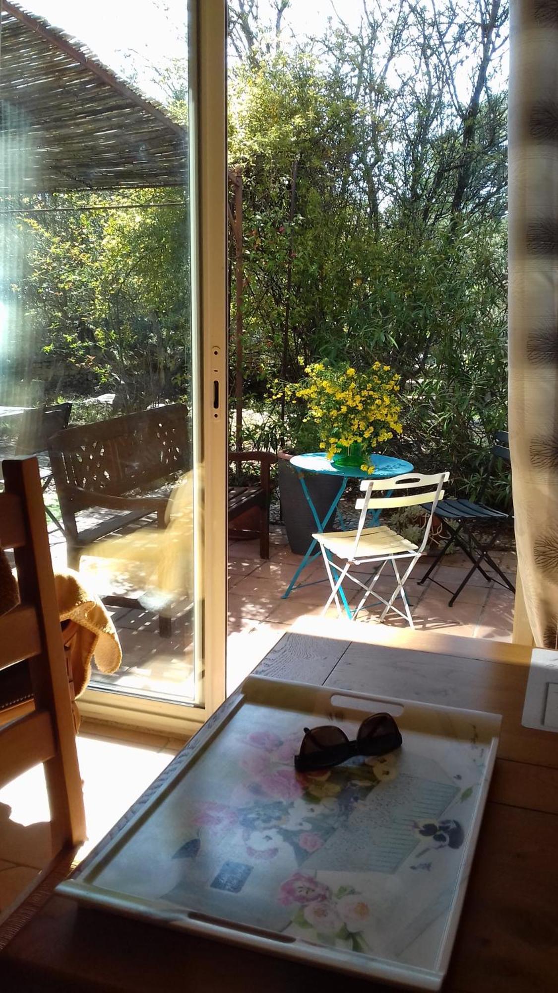 Les Chardons Bleus Bed & Breakfast Lorgues Bagian luar foto